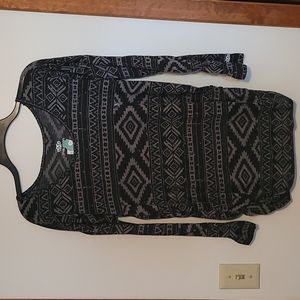 NWT Maurices Aztec Design Black & Gray top SZ O
